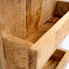 zoom sur l etagere en bois massif