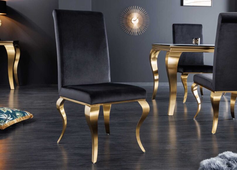 chaises salle a manger baroque velours noir et pieds dore