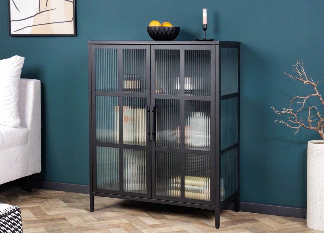 commode ou vitrine moderne pas cher en metal noir et verre strie