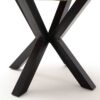 zoom sur le pied en metal noir poudre