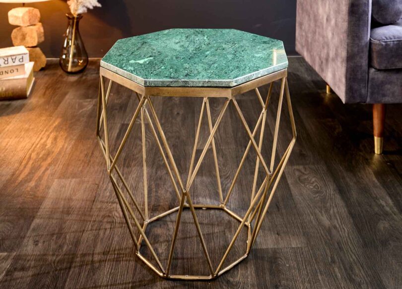 bout de canape design en marbre vert et laiton