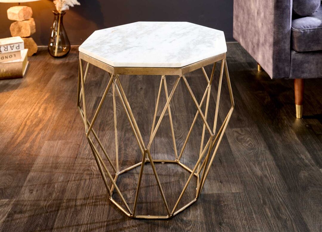 table d appoint design en marbre blanc et laiton