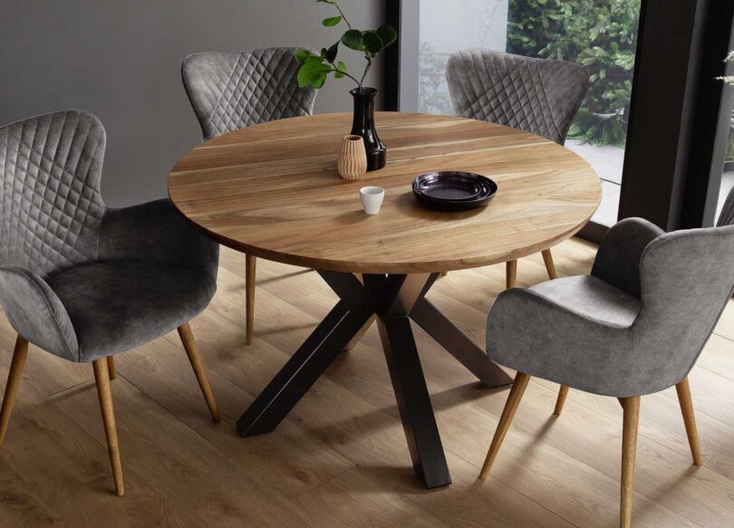 table salle a manger design en bois et metal noir