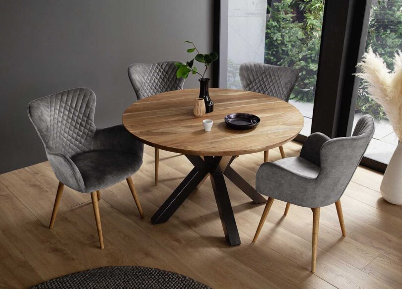 table de repas ronde pour 4 personnes
