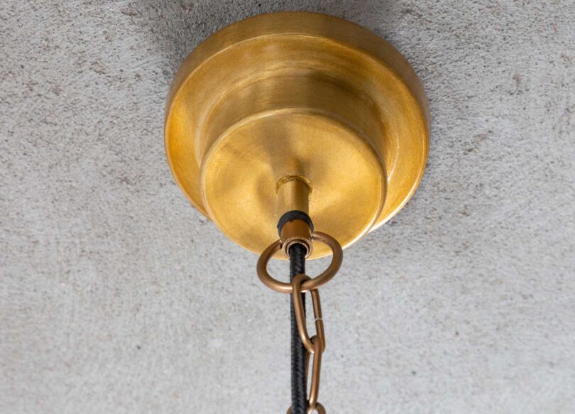 zoom sur le plafonnier