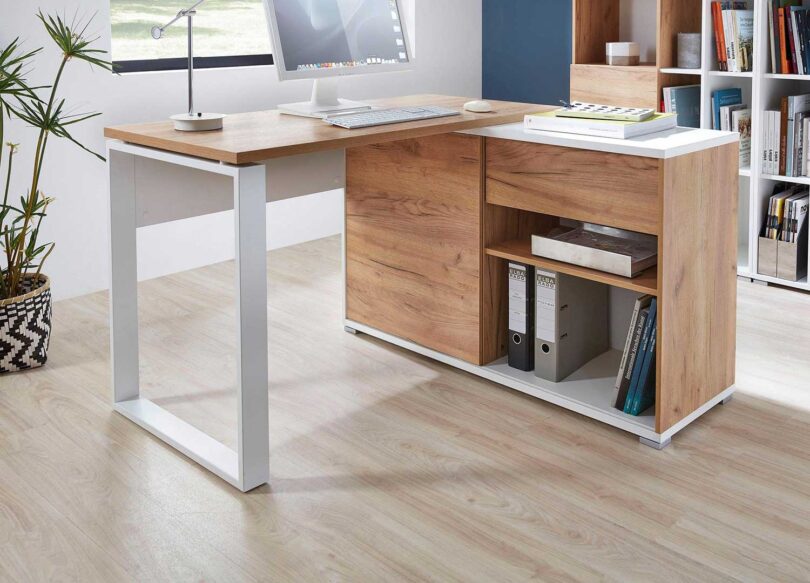 bureau d angle en bois avec une porte coulissante et 1 tiroir
