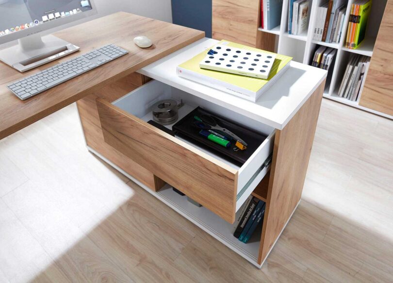 zoom sur le tiroir du bureau d angle