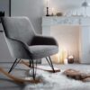 fauteuil a bascule en tissu gris confortable et pieds en bois