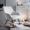 rocking chair en tissu blanc avec pieds en bois et metal noir mat