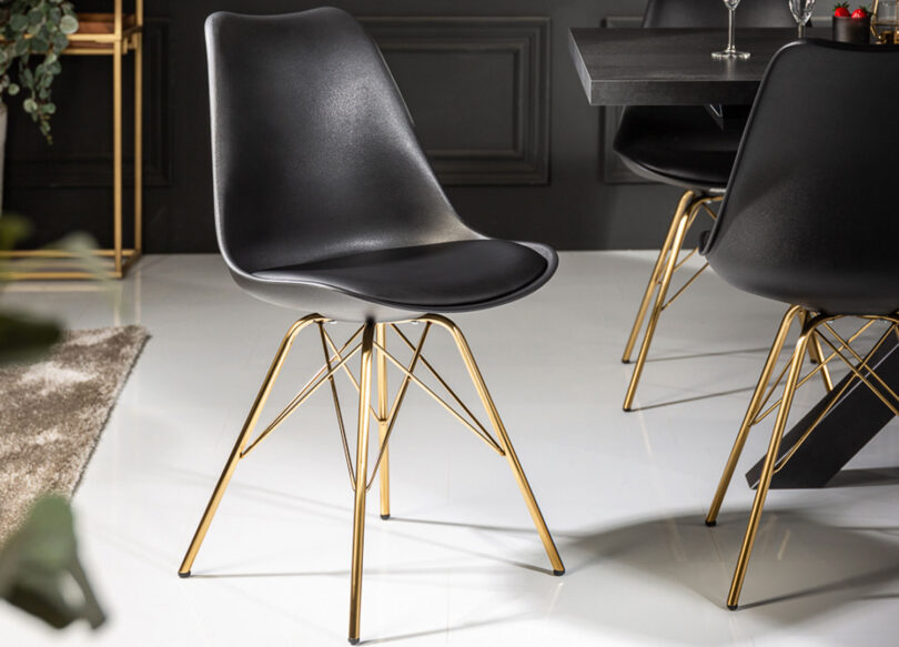 lot de 4 chaises de salle a manger moderne avec assise en simili cuir noir et pieds dores