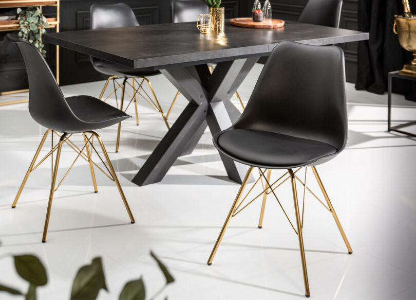 lot de 4 chaises scandinaves en simili cuir noir et pieds metal dores