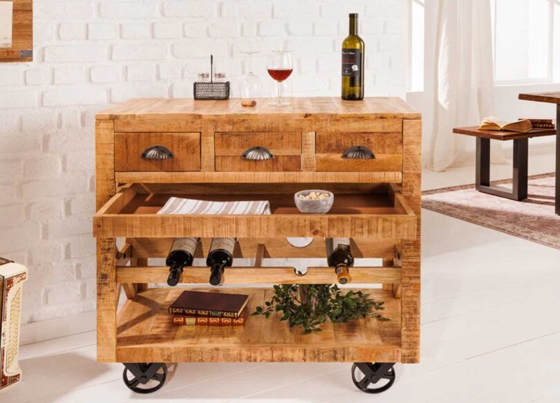 meuble de bar en bois massif et metal noir avec rangements a bouteilles