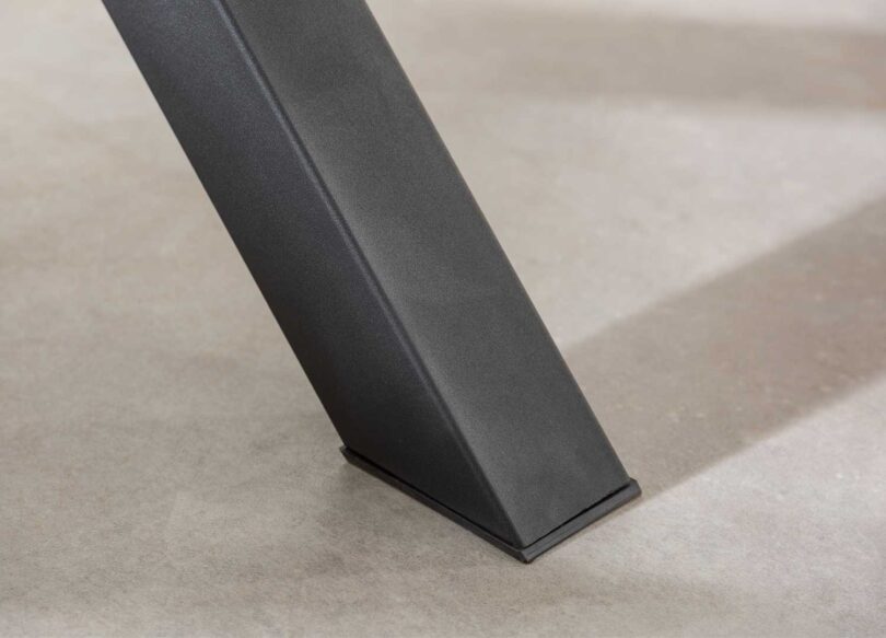 pietement de la table de repas en metal noir poudre