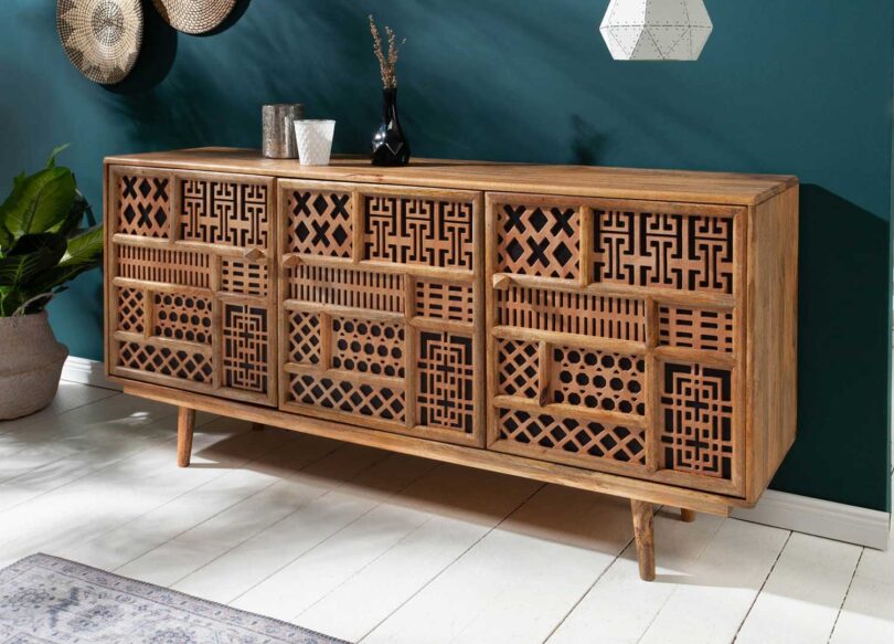 Buffet avec formes orientales en bois