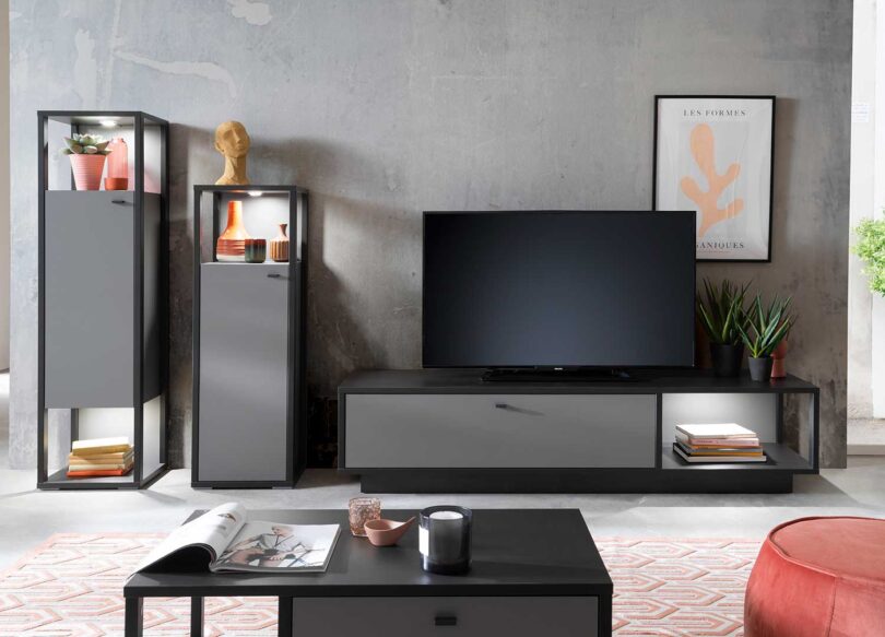 Ensemble TV avec colonnes et meuble tv gris