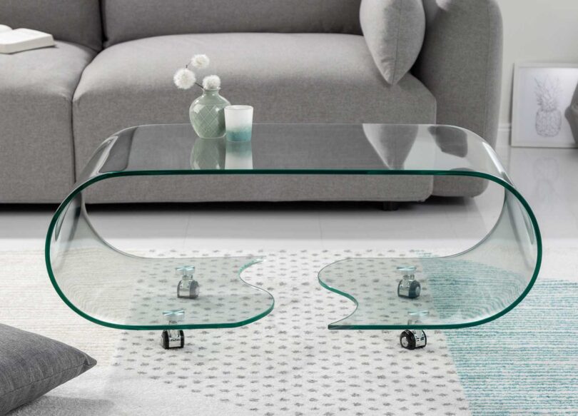 Table basse rectangulaire en verre transparent