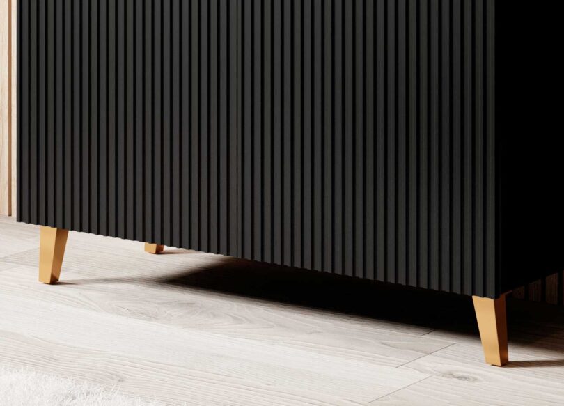 zoom sur les pieds du buffet noir moderne