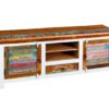 meuble pour la tele en bois massif avec poignee en metal et facades colorees
