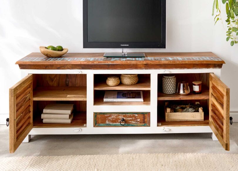 meuble tv avec 2 portes 2 niches et 1 tiroirs avec poignees en metal