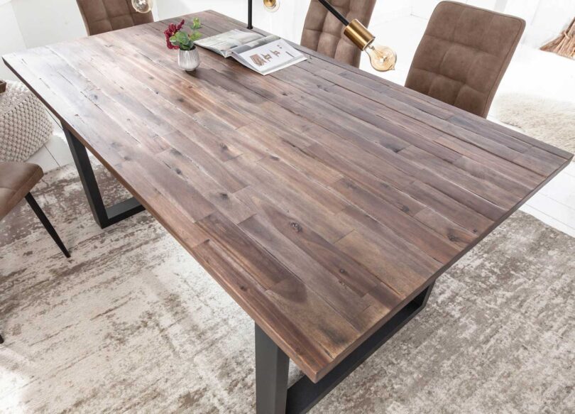 table de salle a manger pas cher en bois massif fonce et pieds industriel en metal
