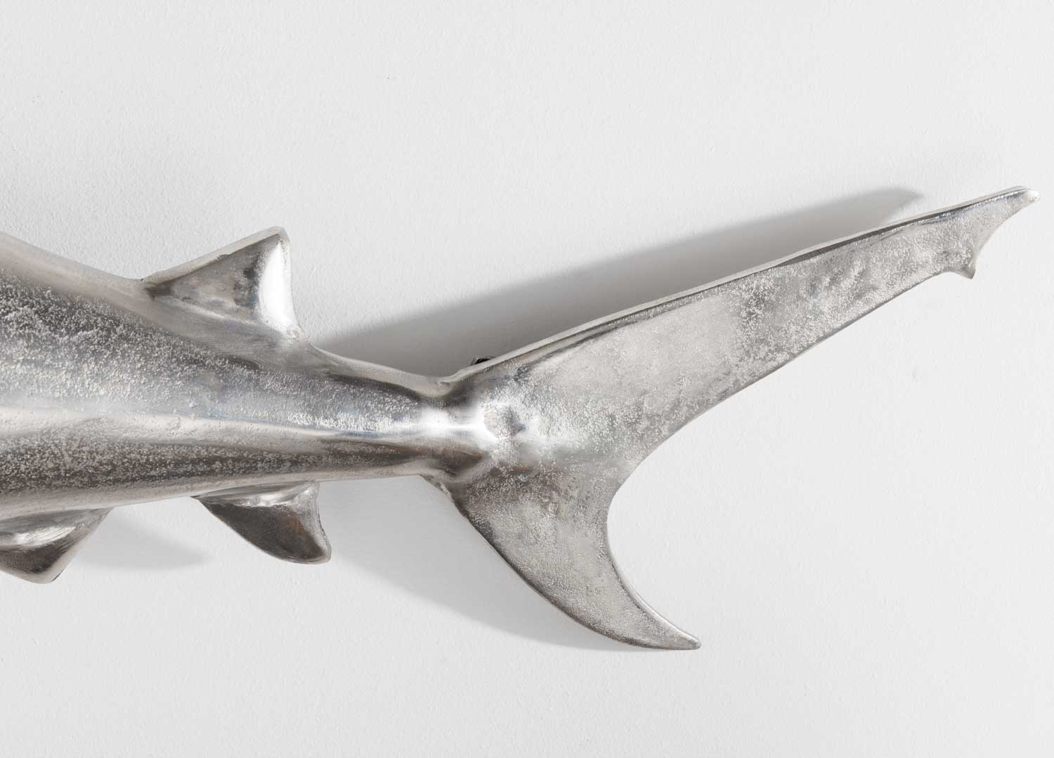 Nageoire du requin mural en métal argenté