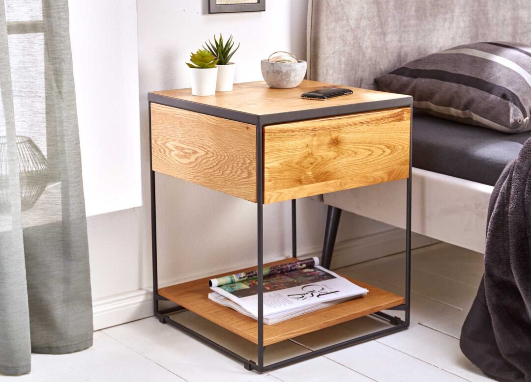 Table d'appoint en bois plaqué chêne