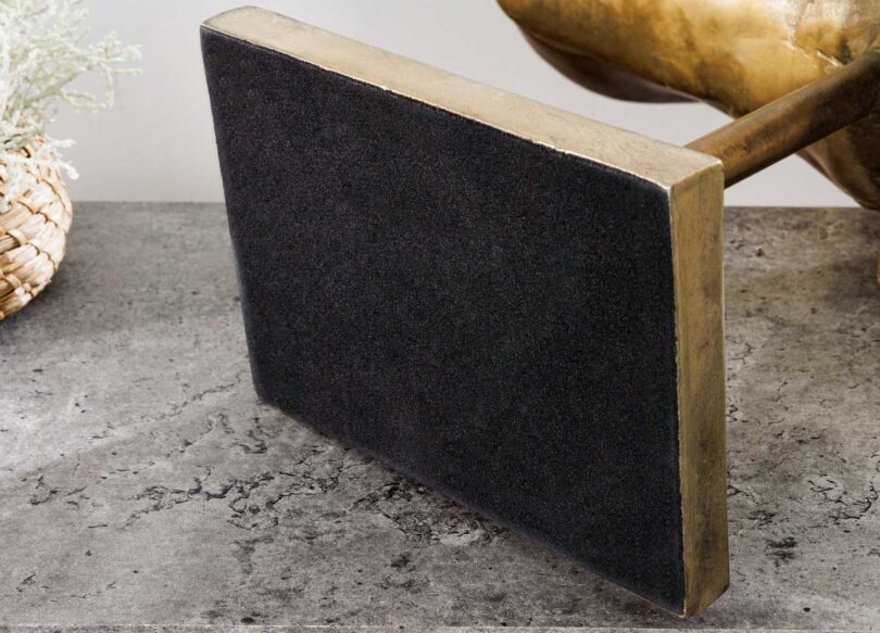 Socle vu du dessous