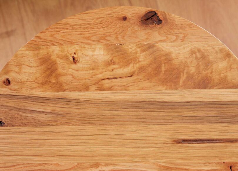 Aspect du plateau rond de la table basse gigogne