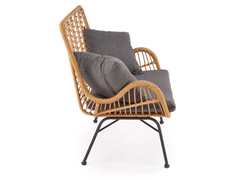 banc en rotin vintage et pieds en metal noir