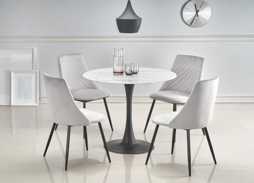 table de repas ronde 90 cm aspect marbre et metal noir