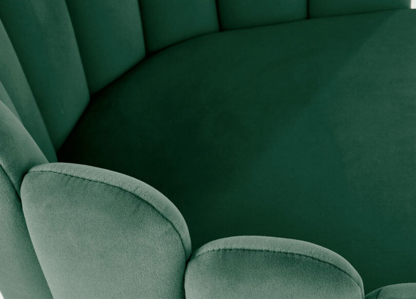 zoom sur le tissu en velours vert