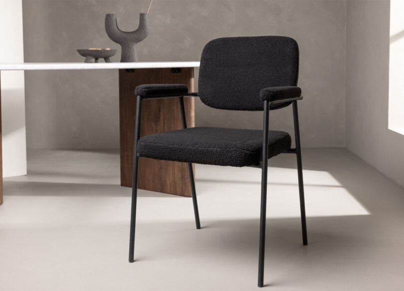 Chaises de séjour en tissu bouclé noir