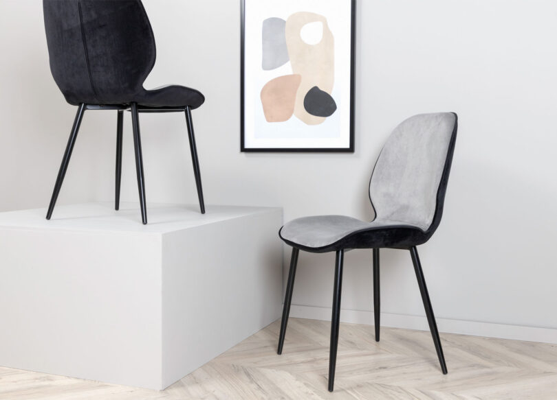 Chaises de séjour en velours gris et noir design