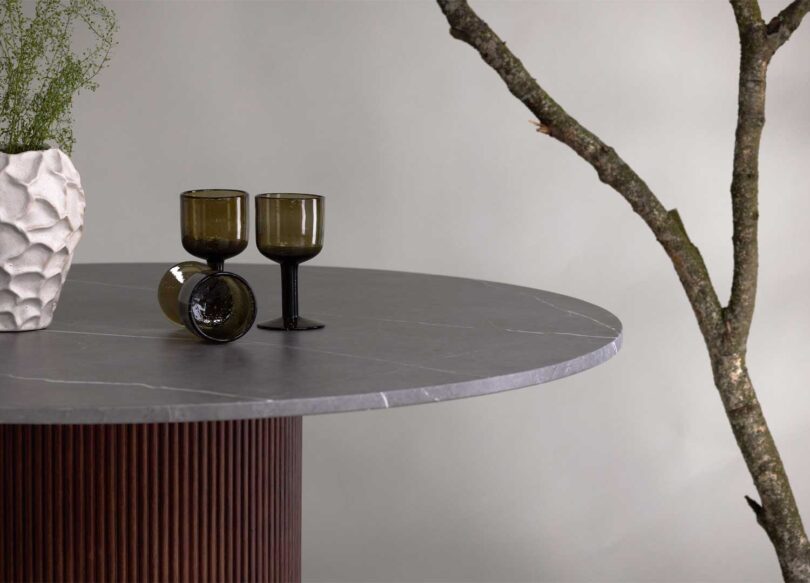 Plateau de table rond en marbre gris