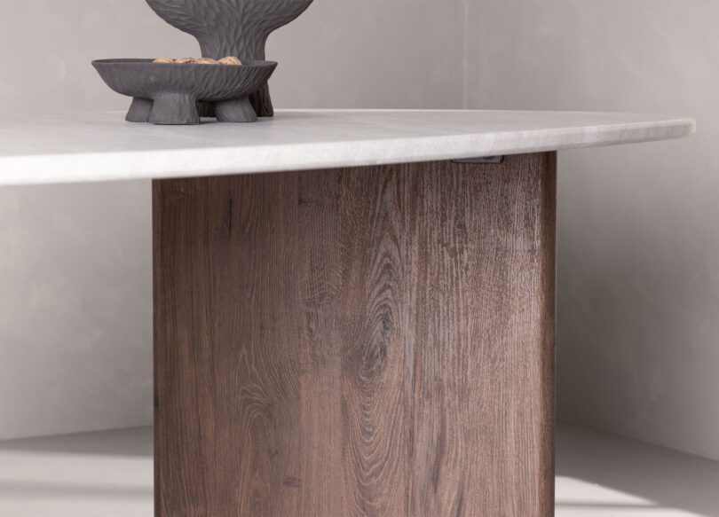 Piétement en bois de la table de repas