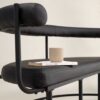 Zoom sur la banquette de séjour en simili cuir