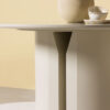 Zoom sur le piétement de la table design