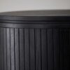 Zoom sur la couleur noir du buffet bahut