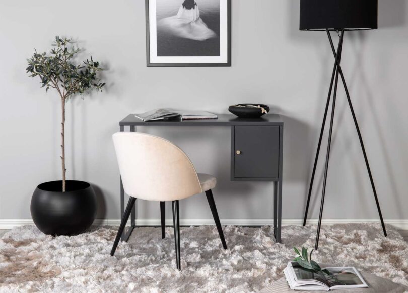 table de bureau en metal gris style industriel