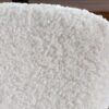 zoom sur le tissu bouclette blanc