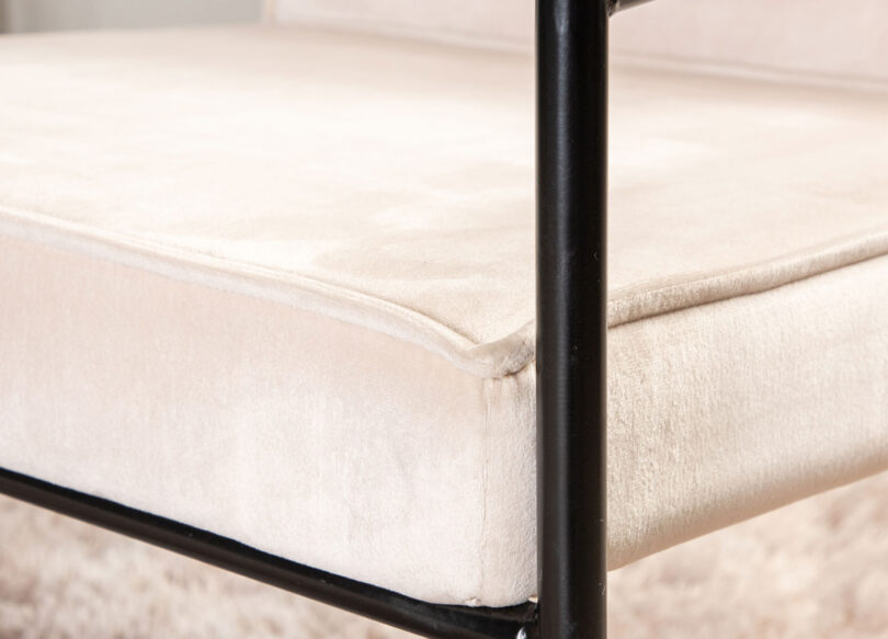 zoom sur le tissu en velours beige