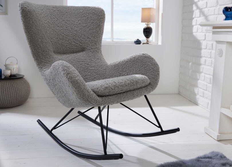 fauteuil a bascule gris et metal noir