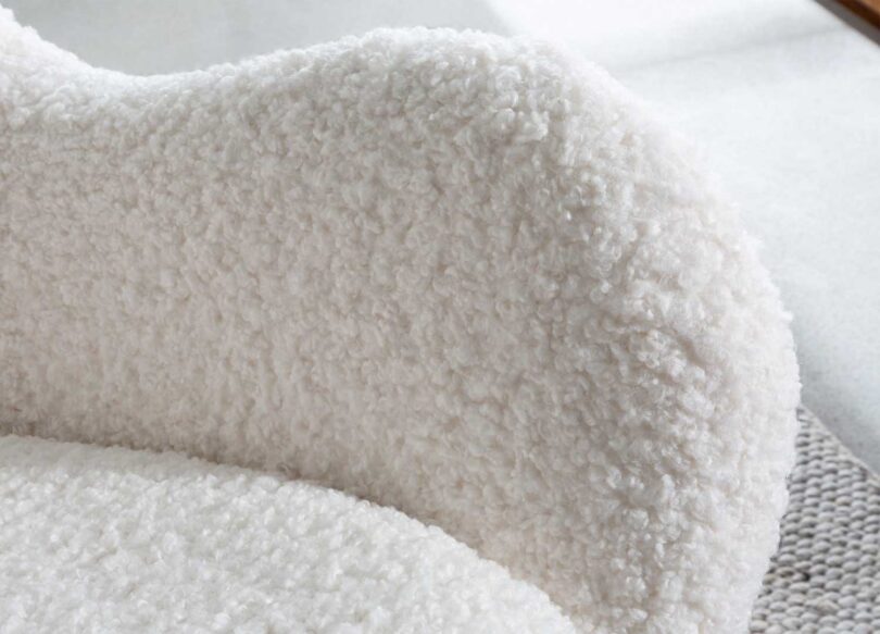 zoom sur le tissu polaire blanc