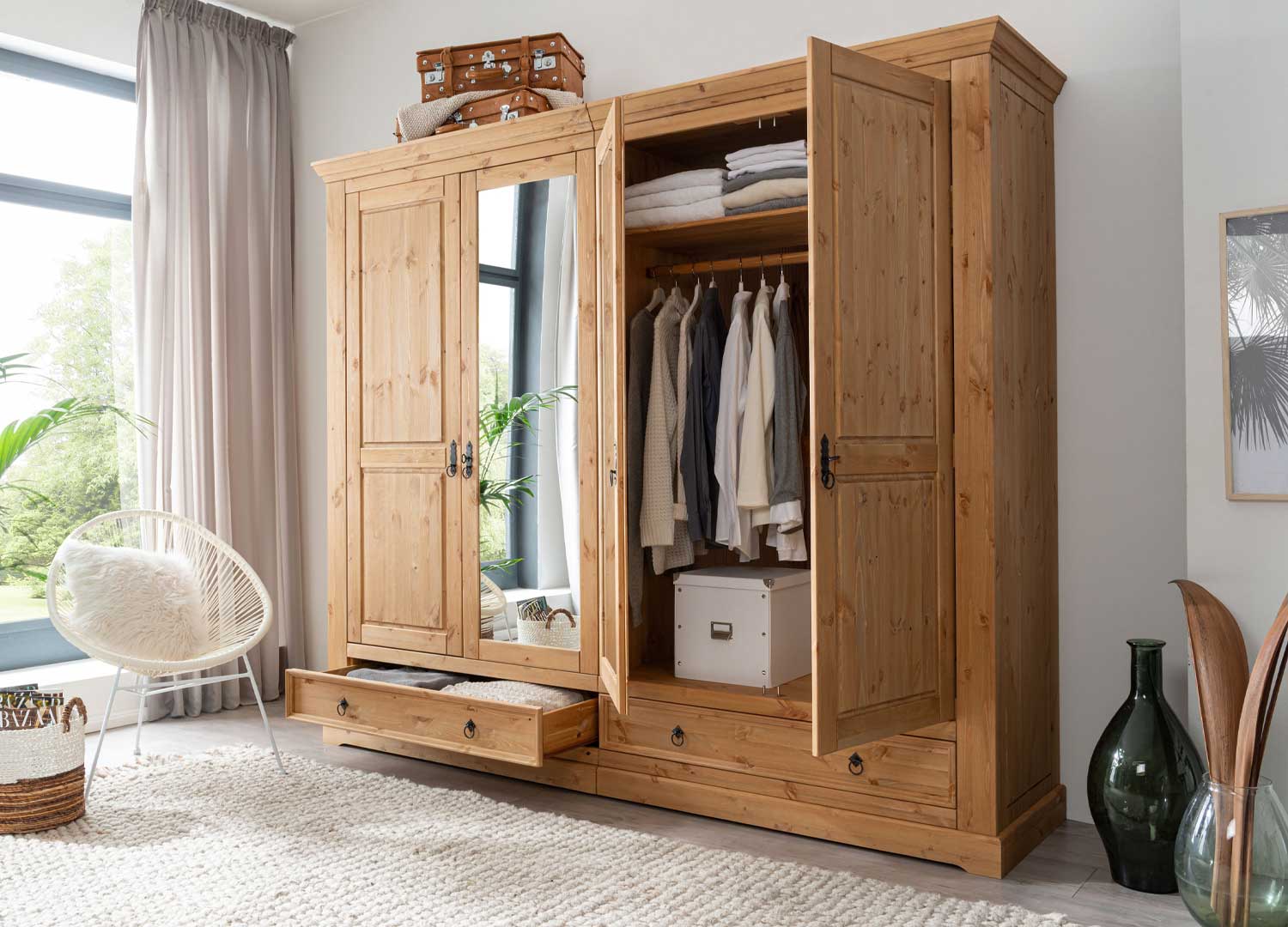 Armoire dressing 4 portes en bois massif de pin rustique