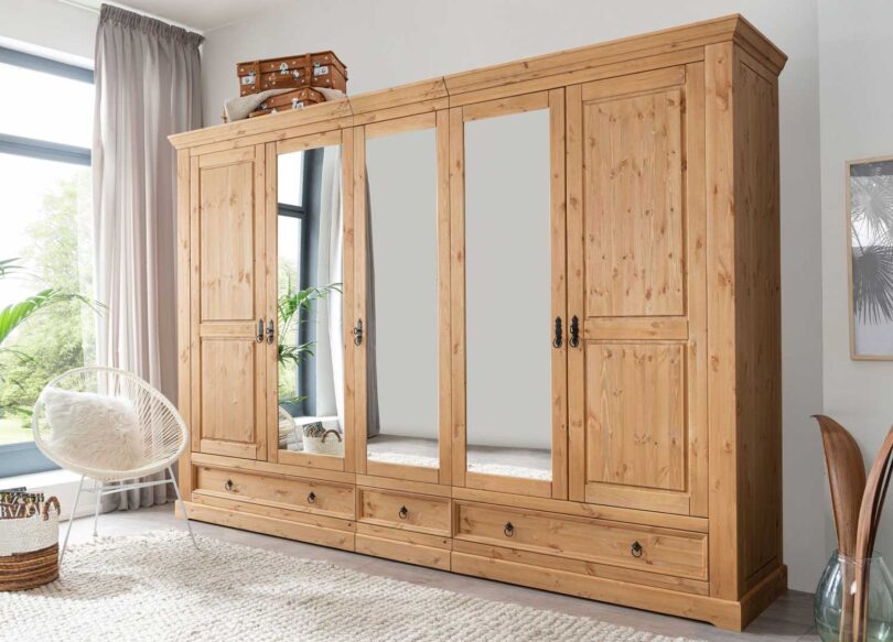 Grande armoire 5 portes pour chambre adulte en bois massif de pin huilé