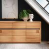 Buffet en bois massif naturel avec décoration métallique noir