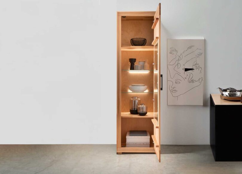 Ouverture de la vitrine haute design