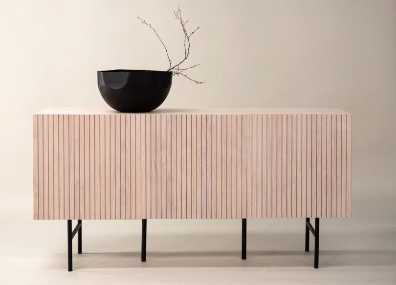 meuble buffet 150 cm 3 portes 3 etageres pieds en metal noir