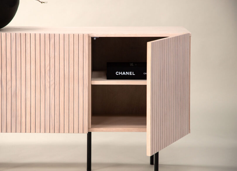 buffet 3 portes avec 3 etageres
