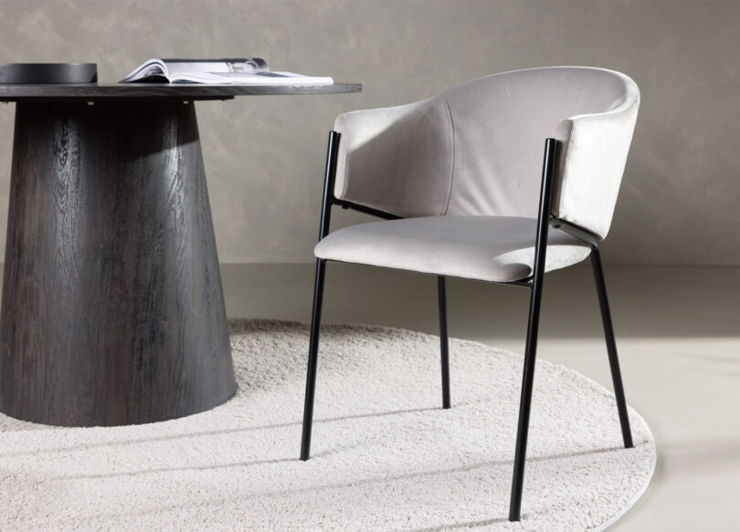 lot de 2 chaises moderne en velours gris et métal style minimaliste